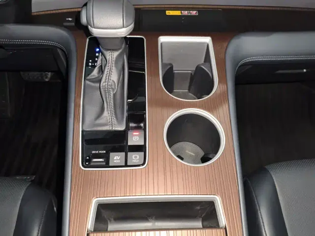 Toyota Granvia — Фото автомобиля 11