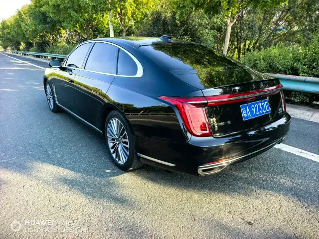 Hongqi H9 — Фото автомобиля 7