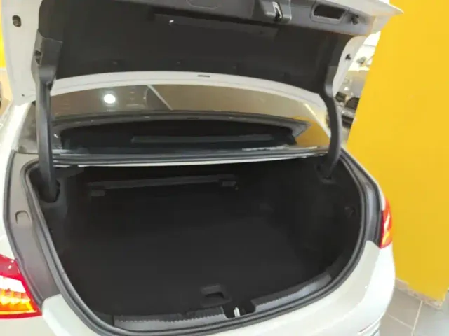 Mercedes-Benz C-Class — Фото автомобиля 18