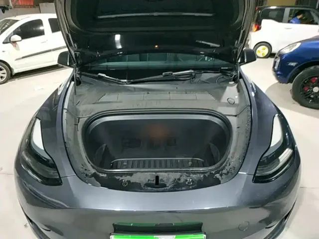 Tesla Model Y — Фото автомобиля 19