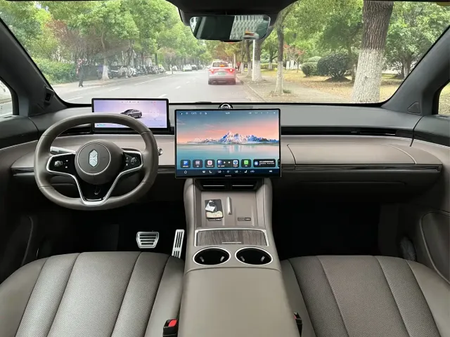 Zhijie Luxeed R7 2026 Range Extender Max — Фото автомобиля 8