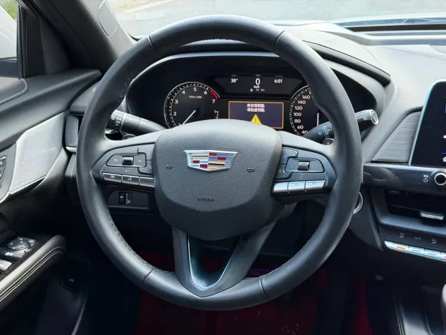 Cadillac CT4 — Фото автомобиля 15