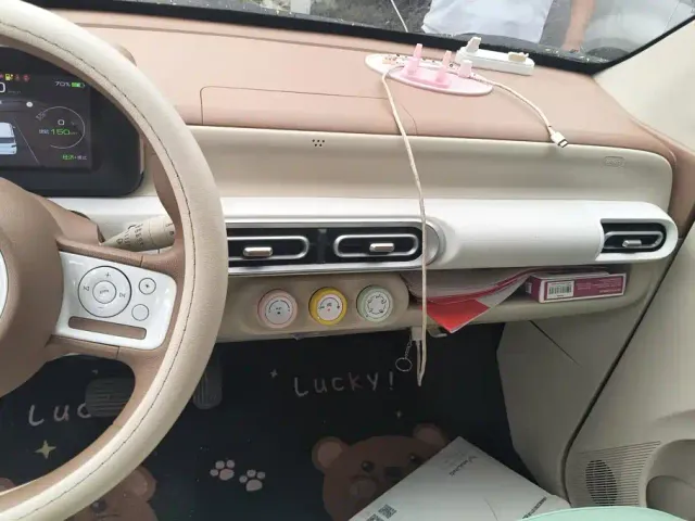 Wuling Hongguang Mini EV — Фото автомобиля 13