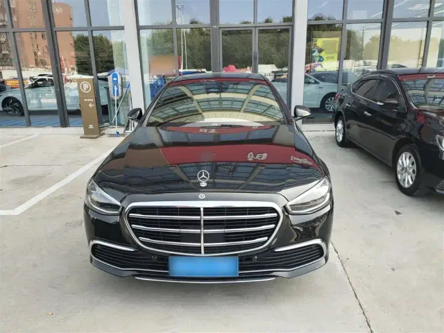 Mercedes-Benz S-Class — Фото автомобиля 2