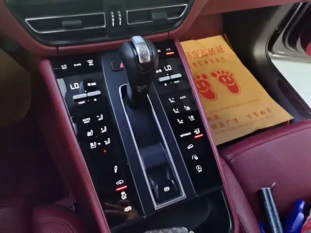 Porsche Macan — Фото автомобиля 13