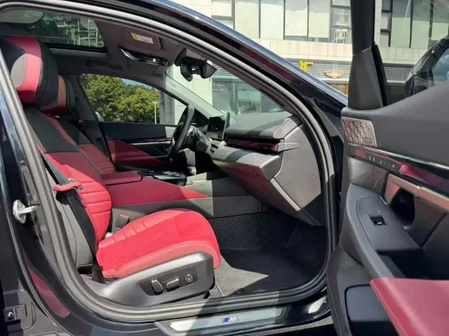 BMW 5 Series — Фото автомобиля 7