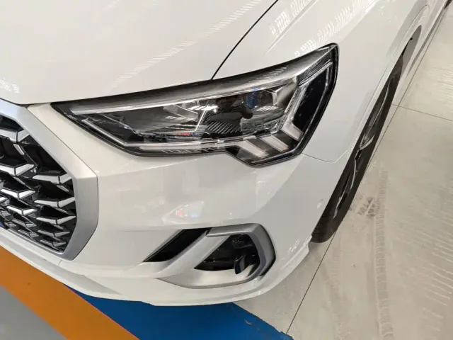 Audi Q3 — Фото автомобиля 23