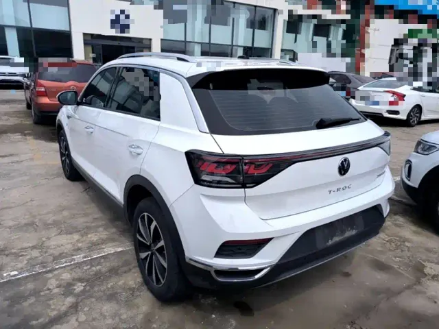 Volkswagen T-Roc — Фото автомобиля 4
