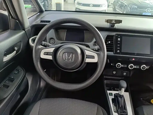 Honda Fit — Фото автомобиля 10