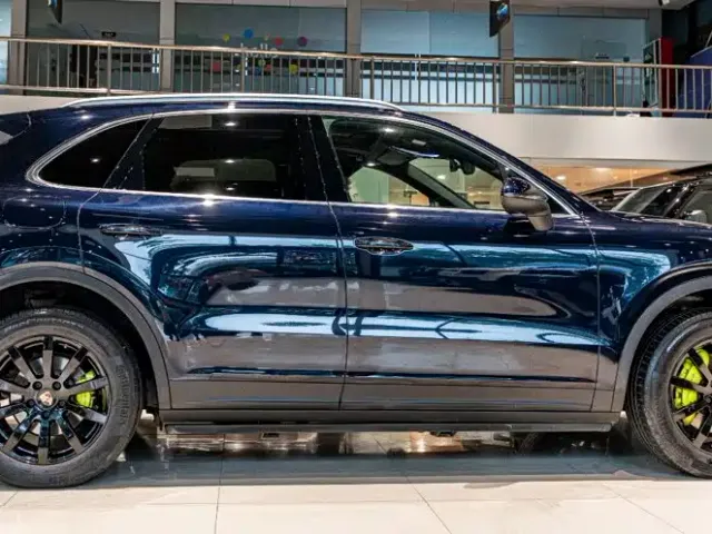 Porsche Cayenne — Фото автомобиля 4