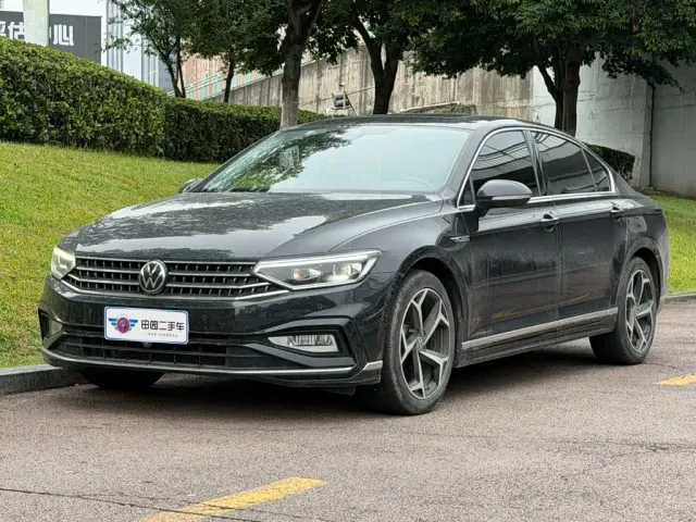 Фотография автомобиля — Volkswagen Magotan