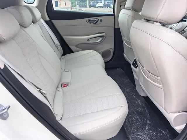 BYD Seal 05 DM-i — Фото автомобиля 14