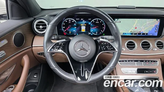 Mercedes-Benz E-Class — Фото автомобиля 13