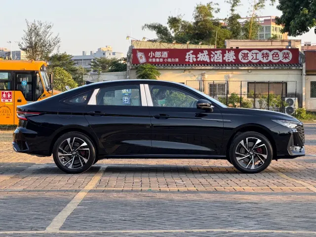 Chery Arrizo 8 — Фото автомобиля 10