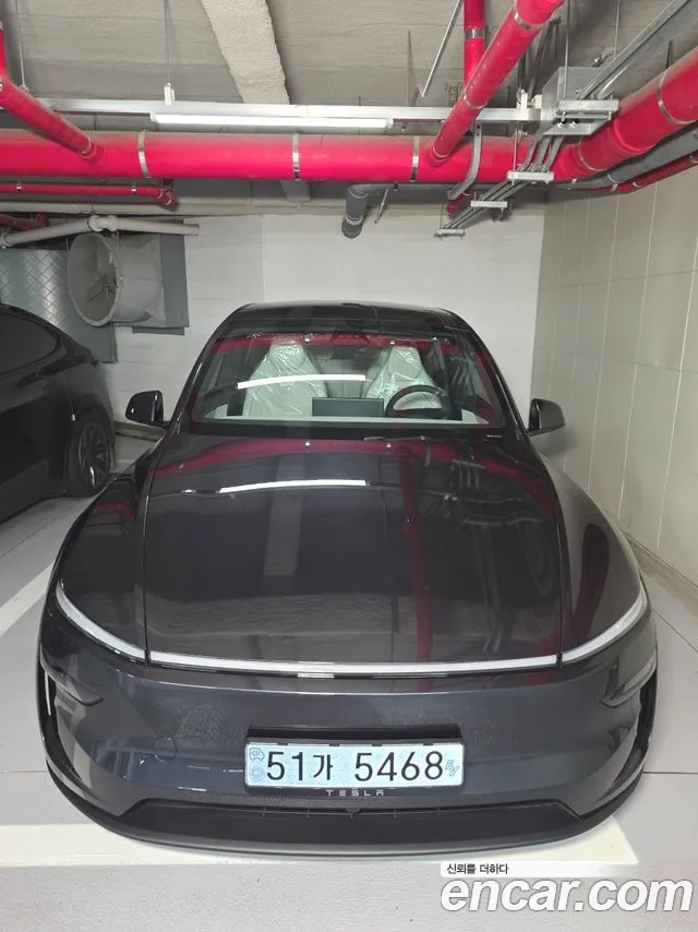 Tesla Model Y — Фото автомобиля 3