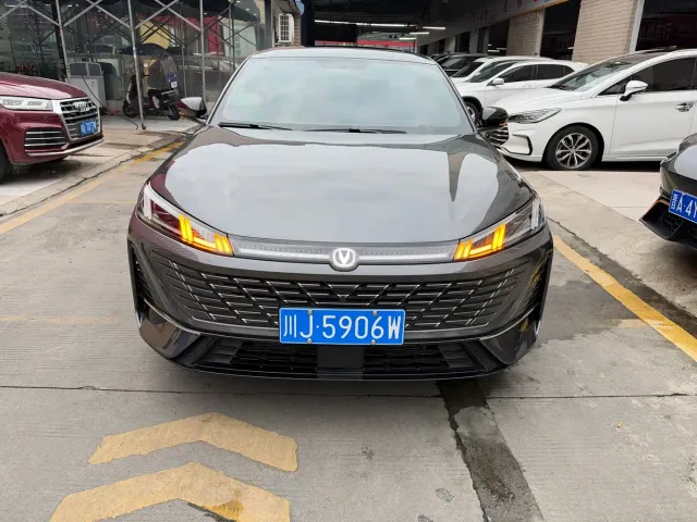 Changan Eado — Фото автомобиля 2