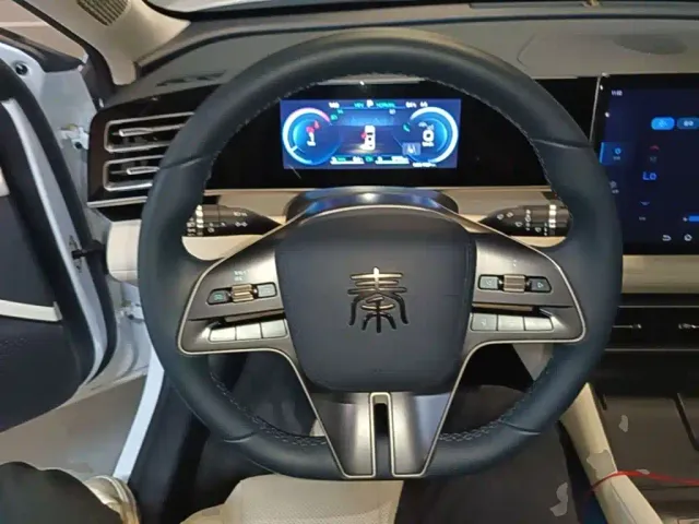 BYD Qin L — Фото автомобиля 6