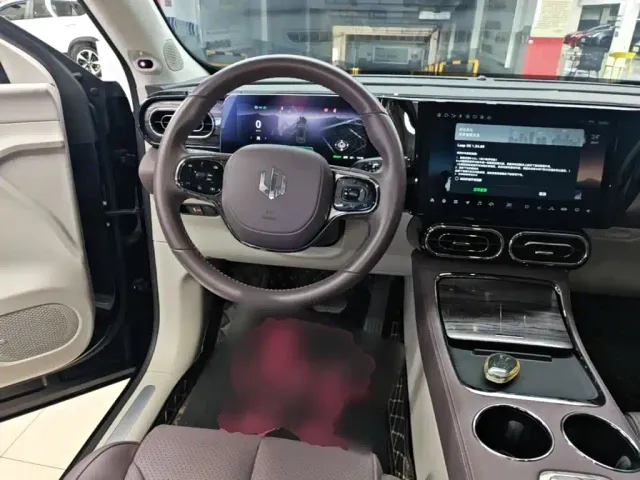 Leapmotor C11 — Фото автомобиля 10