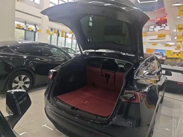 Tesla Model Y — Фото автомобиля 18