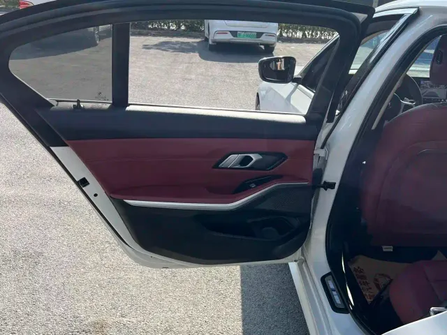 BMW 3 Series — Фото автомобиля 13