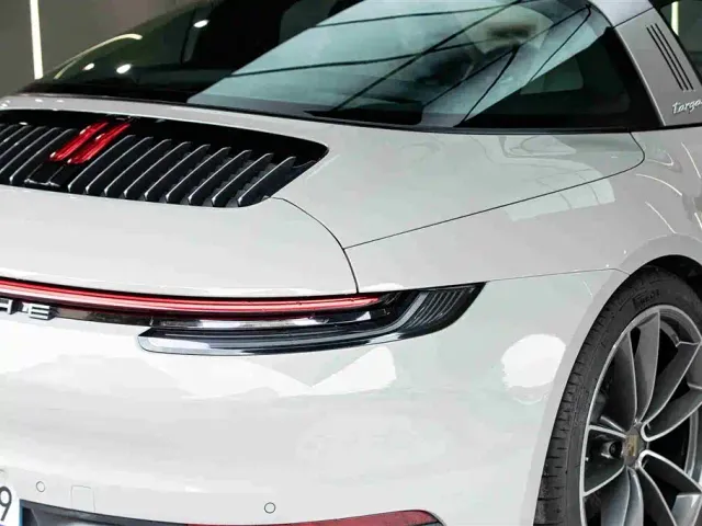 Porsche 911 — Фото автомобиля 9