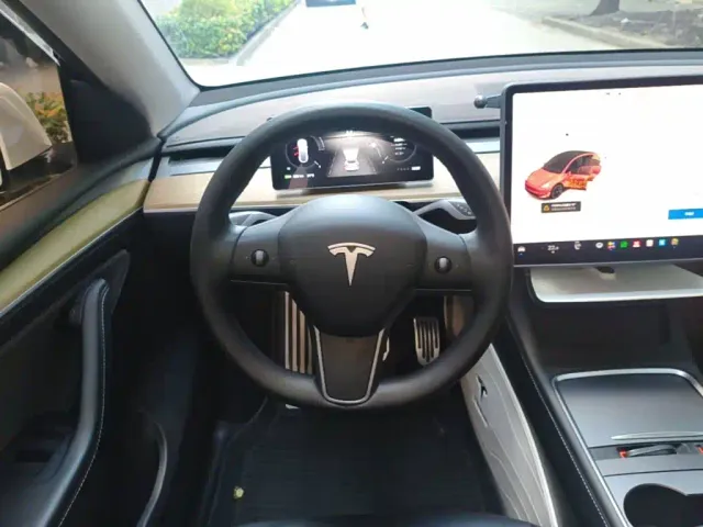 Tesla Model Y — Фото автомобиля 6