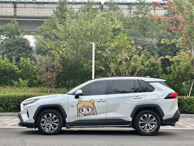 Toyota RAV4 — Фото автомобиля 7