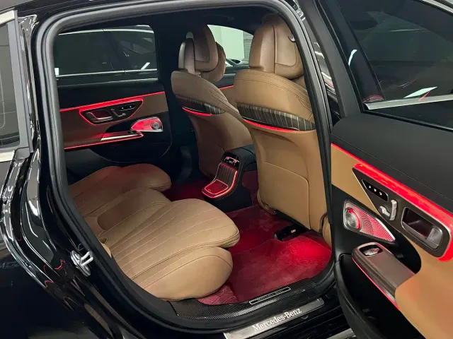 Mercedes-Benz E-Class — Фото автомобиля 11