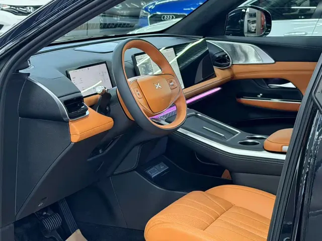 Xpeng G9 — Фото автомобиля 7