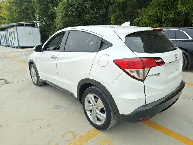 Honda Vezel — Фото автомобиля 4