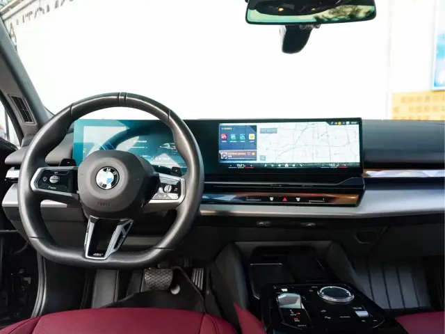 BMW 5 Series — Фото автомобиля 14