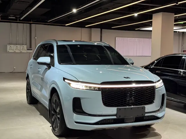 Li Auto ONE — Фото автомобиля 3