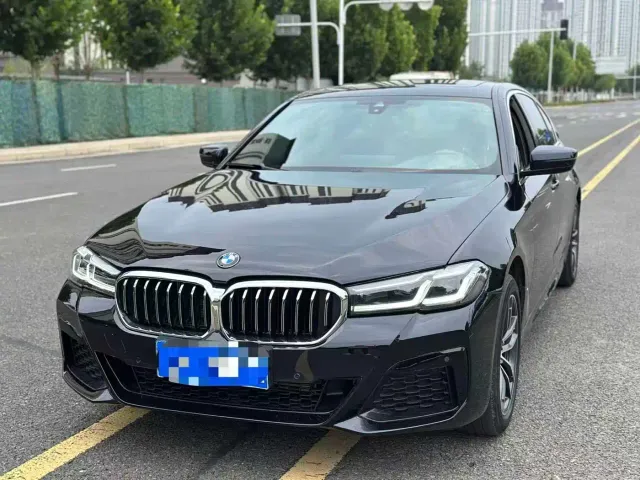 Фотография автомобиля — BMW 5 Series