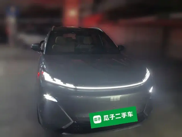 Geely Galaxy Starship 7 EM-i — Фото автомобиля 2