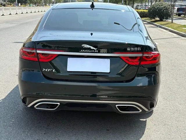 Jaguar XFL — Фото автомобиля 5