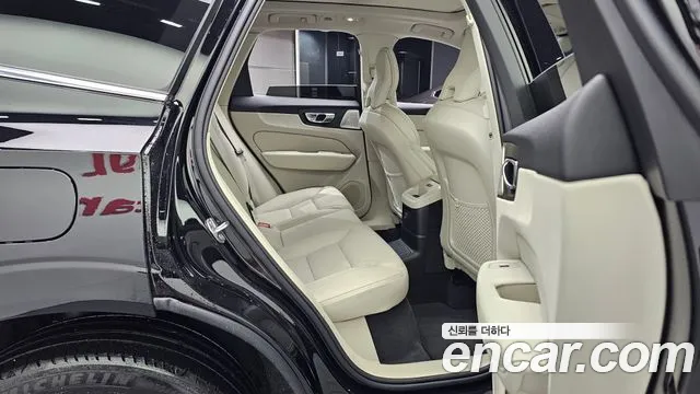 Вольво XC60 — Фото автомобиля 11