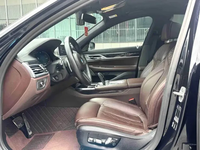 BMW 7 Series — Фото автомобиля 4