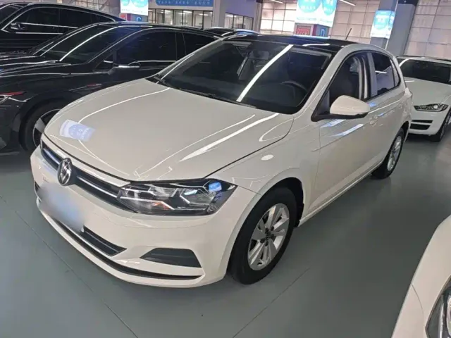 Фотография автомобиля — Volkswagen Polo