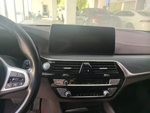 BMW 5 Series — Фото автомобиля 18