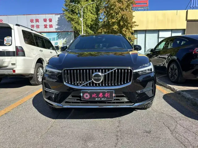 Volvo XC60 — Фото автомобиля 2