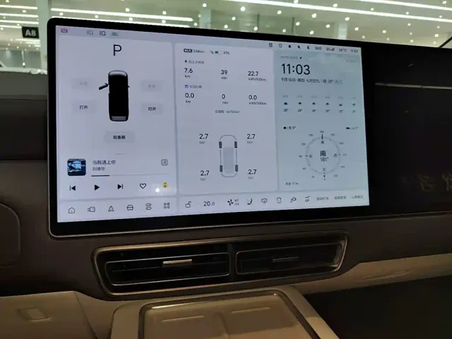 Li Auto MEGA — Фото автомобиля 12