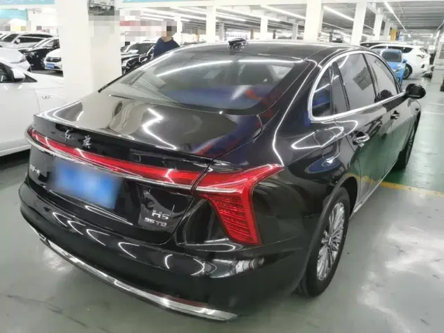 Hongqi H5 — Фото автомобиля 6