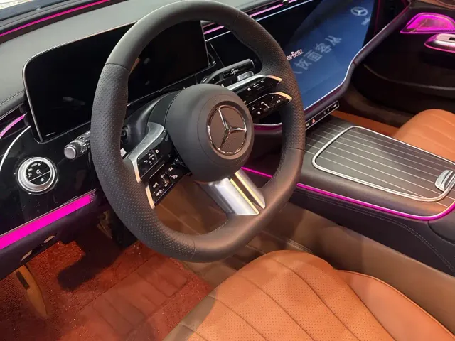 Mercedes-Benz E-Class — Фото автомобиля 6