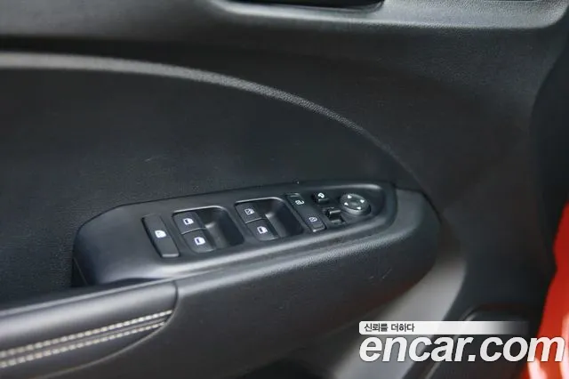 Hyundai Venue — Фото автомобиля 9
