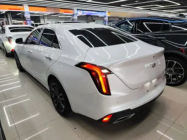 Cadillac CT4 — Фото автомобиля 4