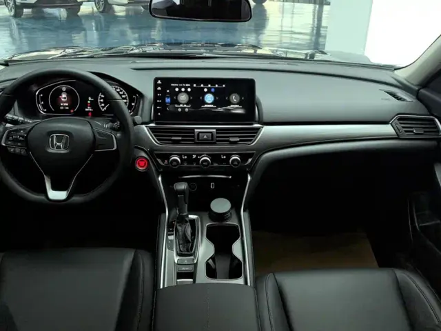 Honda Accord — Фото автомобиля 12