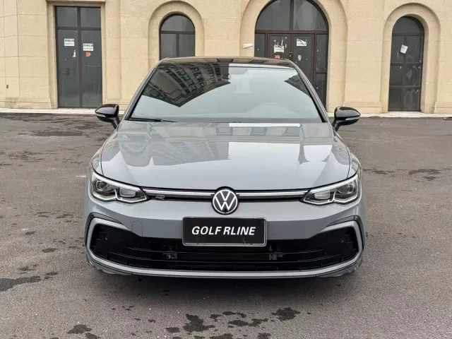 Volkswagen Golf — Фото автомобиля 2