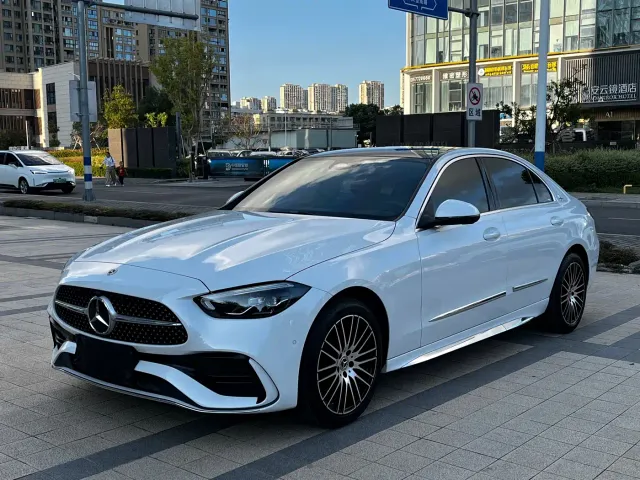 Фотография автомобиля — Mercedes-Benz C-Class
