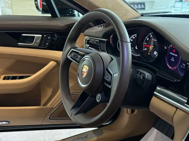 Porsche Panamera — Фото автомобиля 16