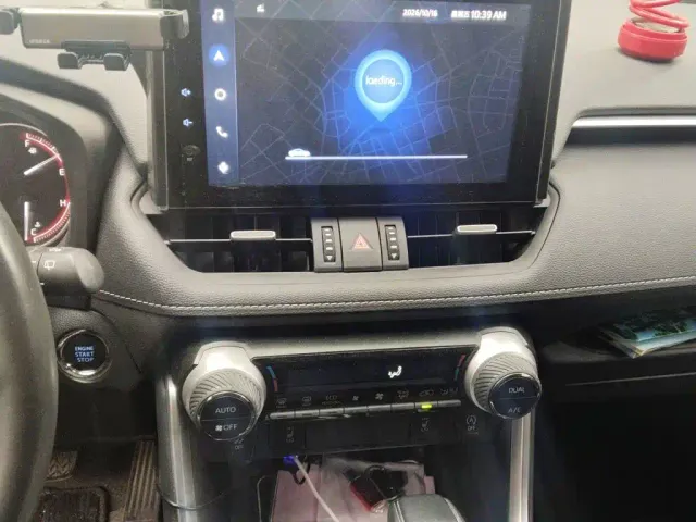 Toyota RAV4 — Фото автомобиля 9